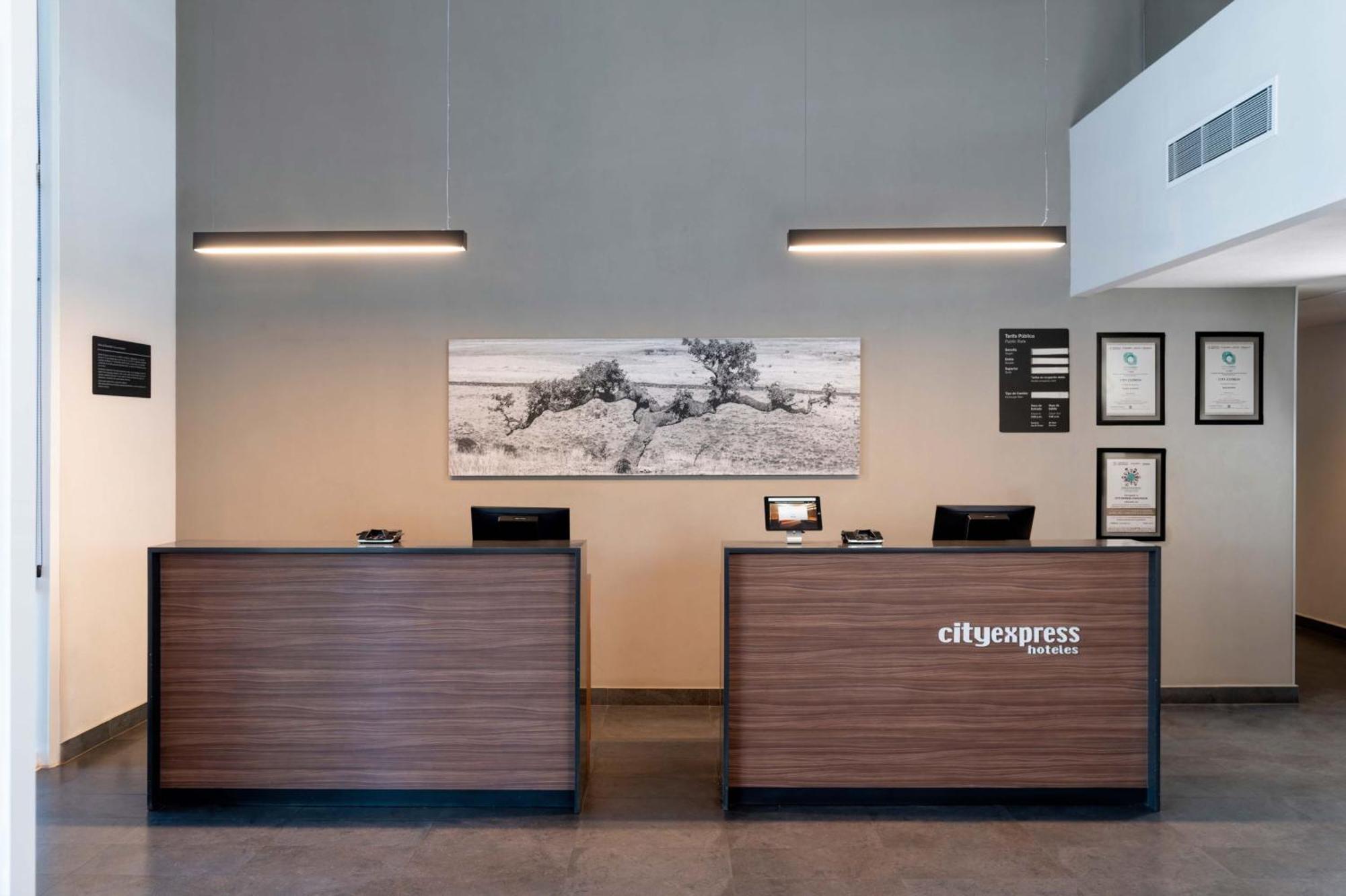 City Express By Marriott Chihuahua Exterior photo