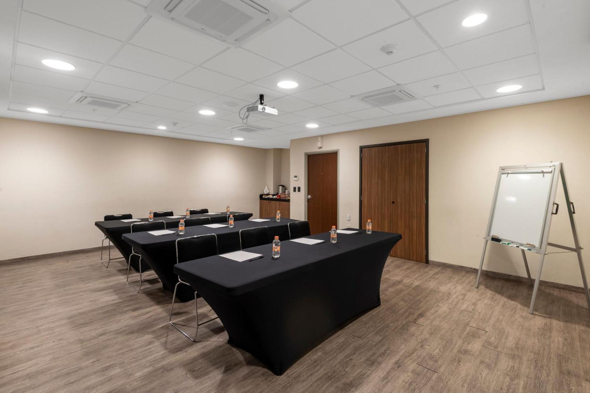 City Express By Marriott Chihuahua Exterior photo